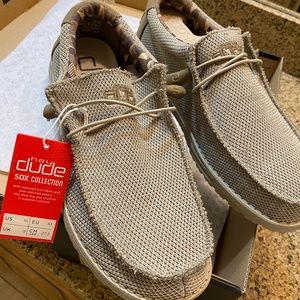 Hey dude Wally Sox beige size 10 slip on shoes new
